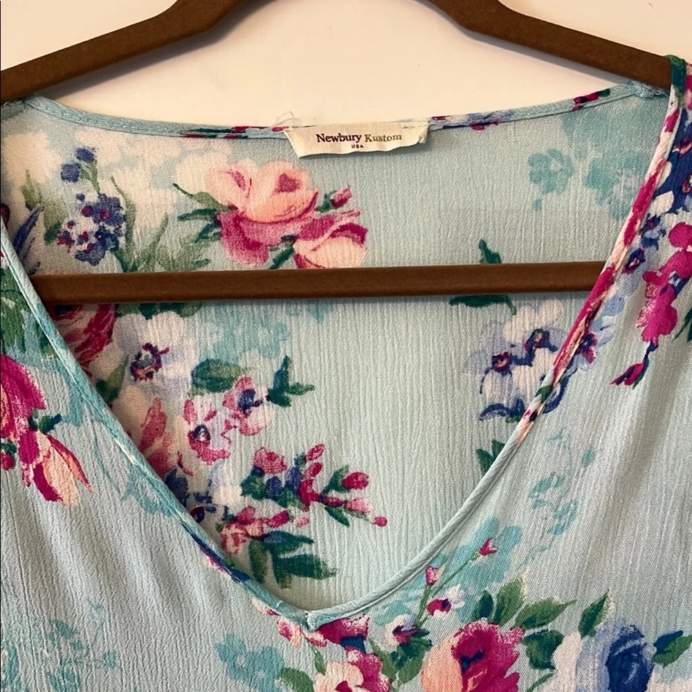 Newbury Kustom Blue and Pink Blouse with Floral Print and Flared Sleeves - Picture 6 of 9